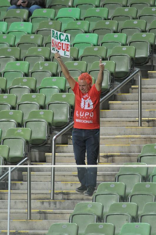 Torcedores do Amrica na partida contra o Internacional, no Independncia, pela 15 rodada do Brasileiro