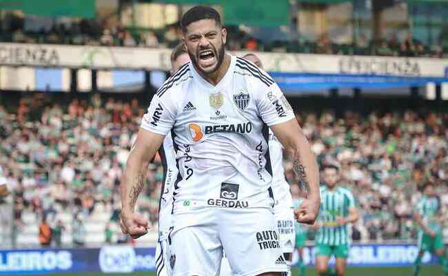 Hulk reached 26 goals scored by Atlético in the Brasileirão