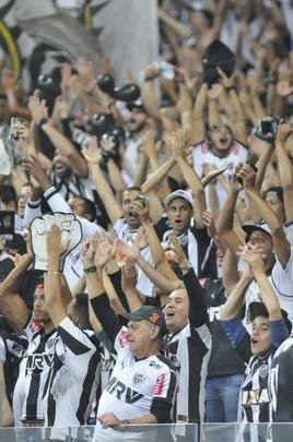 Imagens das torcidas de Atltico e Grmio, no Mineiro, pela deciso da Copa do Brasil