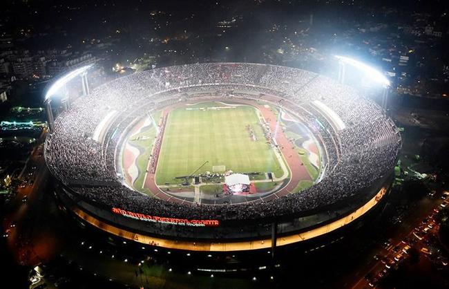 Morumbi -  cinco jogos, com duas vitrias, um empate e duas derrotas. Foram quatro gols marcados e cinco sofridos