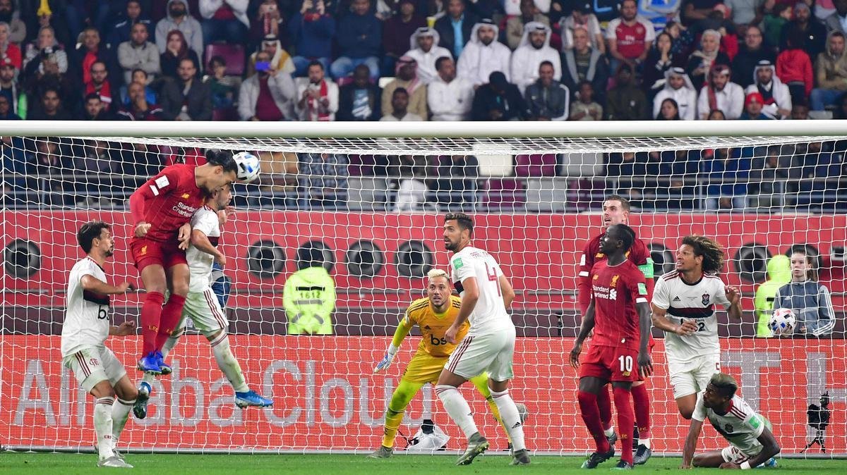 Fotos da reta final do tempo regulamentar, entre Liverpool e Flamengo, na deciso do Mundial