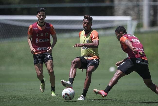 Atl�tico segue prepara��o para o cl�ssico; veja fotos