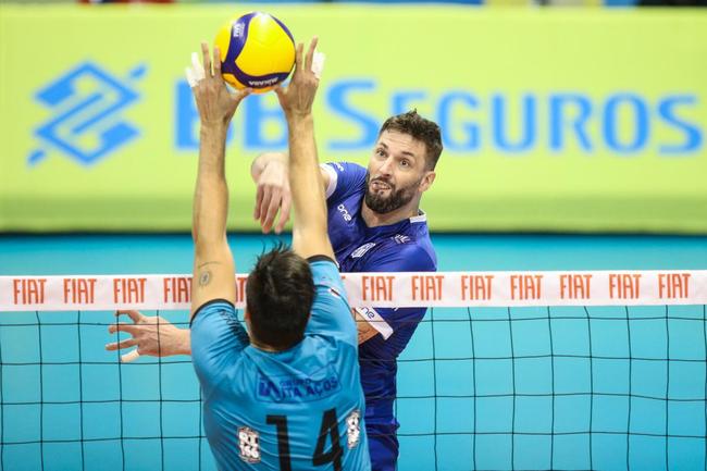 Minas abriu srie semifinal contra o Itapetininga com vitria por 3 a 0, em Saquarema