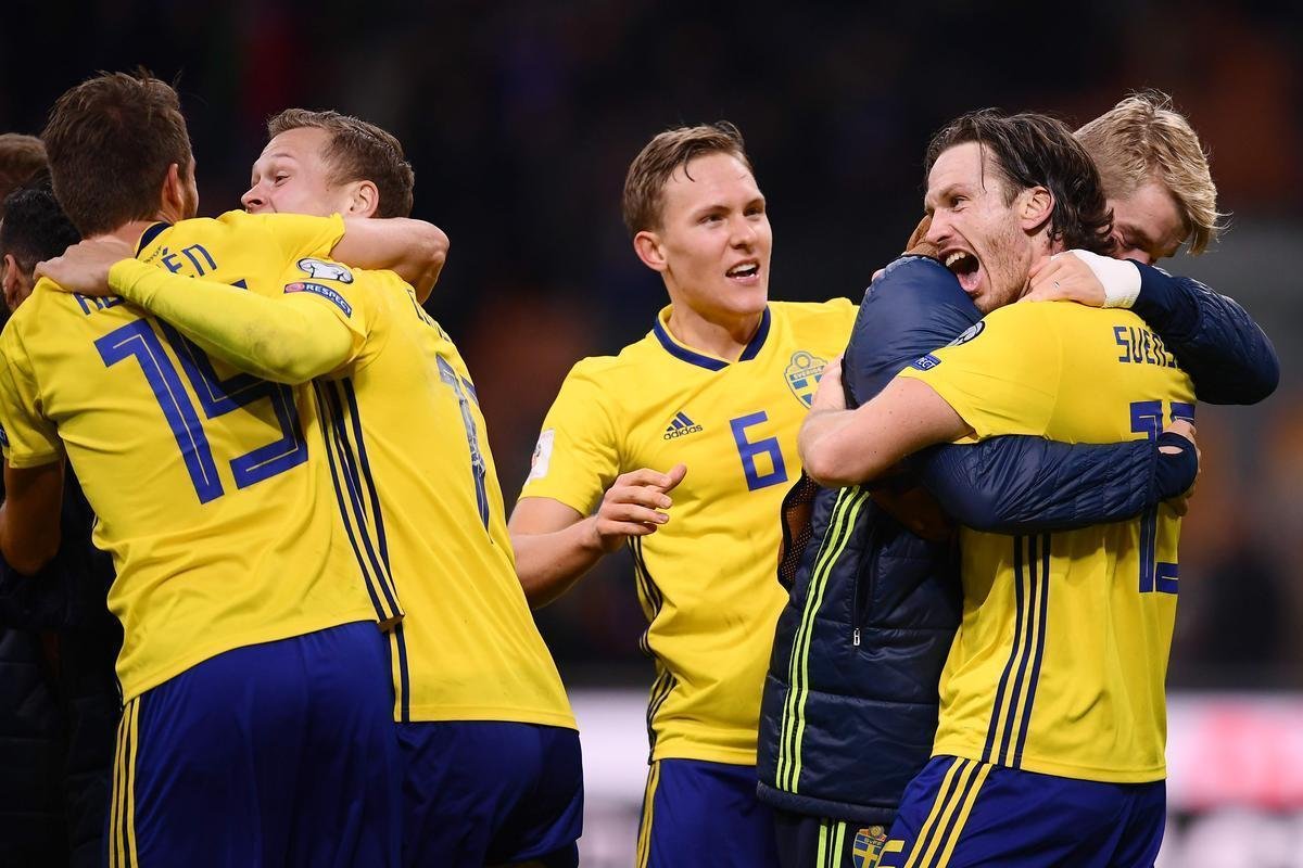 Festa da Sucia com a conquista da vaga na Copa de 2018 sobre a tradicional Itlia