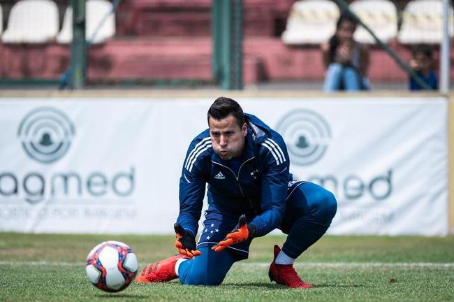 Fotos do treino do Cruzeiro na Arena do Jacar, em Sete Lagoas. Time fechou a preparao para enfrentar a Ponte Preta, s 11h deste sbado, pela 23 rodada da Srie B