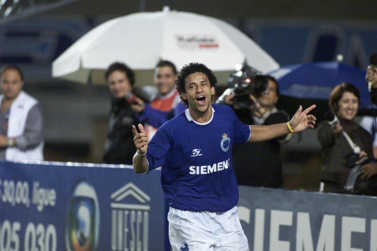 Fred em ao pelo Cruzeiro entre 2004 e 2005