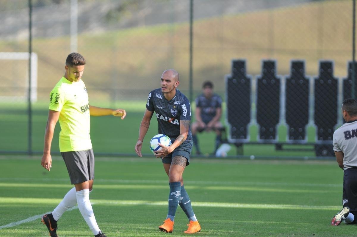 Atltico derrotou Coimbra em jogo-treino na Cidade do Galo com gols de Galdezani, Edinho e Fbio Santos
