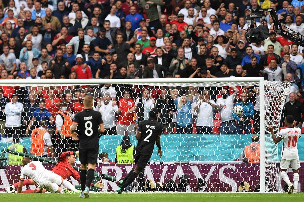 Fotos do gol de Harry Kane, da Inglaterra, sobre a Alemanha, em Wembley. Ingleses venceram por 2 a 0 e avanaram s quartas de final da Eurocopa