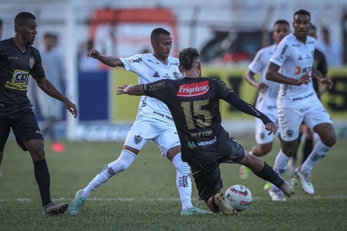 Fotos do jogo entre Democrata-GV e Atltico, pelo Campeonato Mineiro