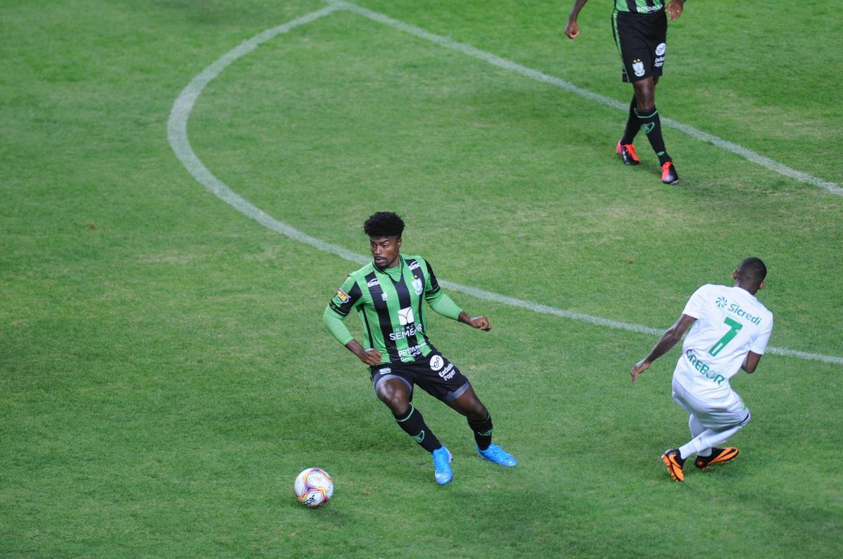 Fotos do jogo entre Amrica e Cuiab, no Independncia, em Belo Horizonte, pela segunda da Srie B do Brasileiro