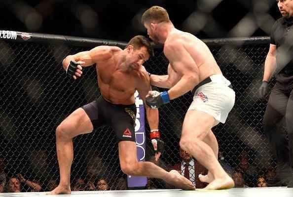 Considerado azarão na luta principal do UFC 199, em Los Angeles, Michael Bisping surpreende Luke Rockhold e conquista o cinturão do peso médio, com nocaute arrasador no primeiro round