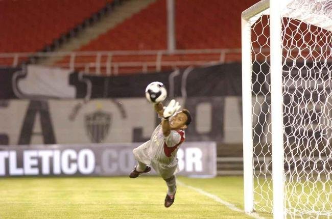 Lalson - 2006: chegou ao Atltico em setembro como opo para a posio aps a venda de Bruno para o grupo de investidores MSI. O goleiro ficou mais de um ano no clube e no fez nenhuma partida.