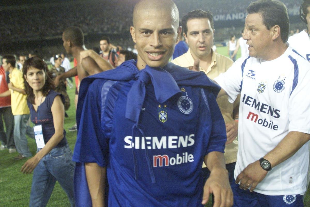 Alex - 14 gols em 2004 (Cruzeiro campeo)