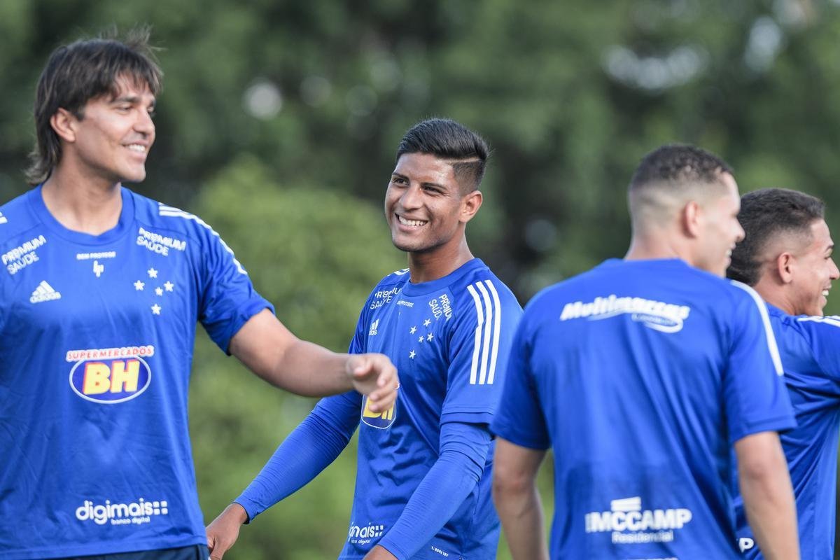 Fotos do treino do Cruzeiro desta quinta-feira, 19/11, na Toca da Raposa II