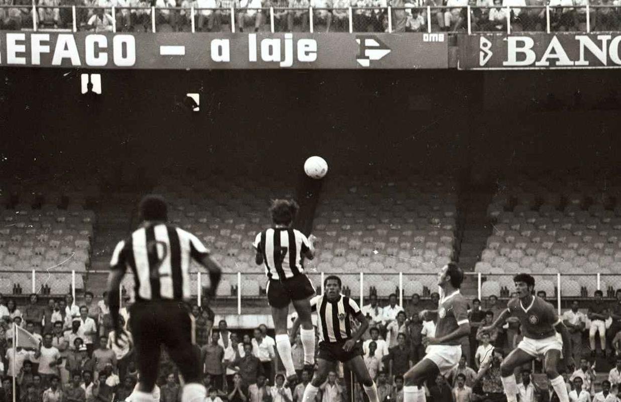 Em 1971, Atltico derrotou Internacional por 3 a 1, no Mineiro, pela fase de classificao do Brasileiro