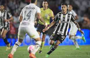 Fotos do jogo entre Santos e Atltico na Vila Belmiro, em Santos, pela 30 rodada do Campeonato Brasileiro