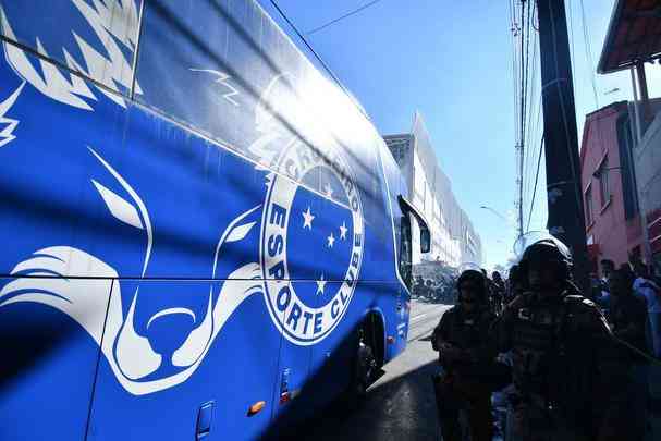 Chegada da delegao do Cruzeiro ao Independncia para a final do Mineiro, contra o Atltico