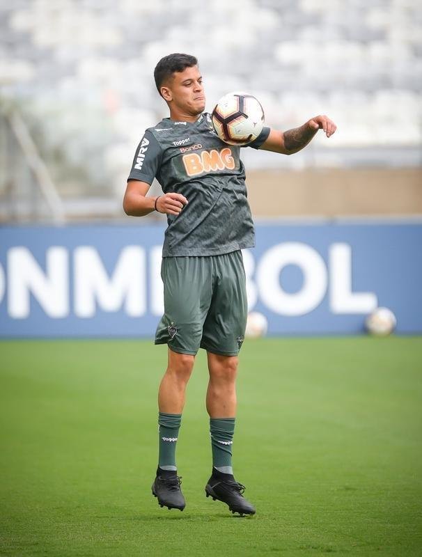Levir Culpi comanda treino no Mineiro antes da estreia no Grupo E da Libertadores