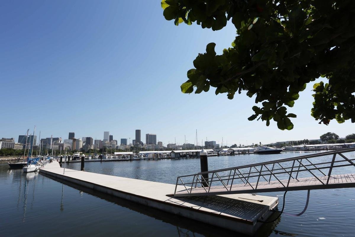 A Marina da Glria foi a primeira instalao testada para os Jogos, em agosto de 2014. A instalao fica localizada no Parque do Flamengo, no centro da cidade, e receber provas de vela (olmpica e paralmpica)
