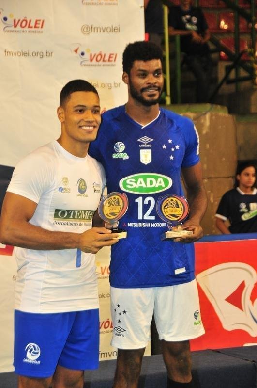 Festa dos campees do Cruzeiro no Ginsio do Riacho; Minas ficou com a medalha de prata
