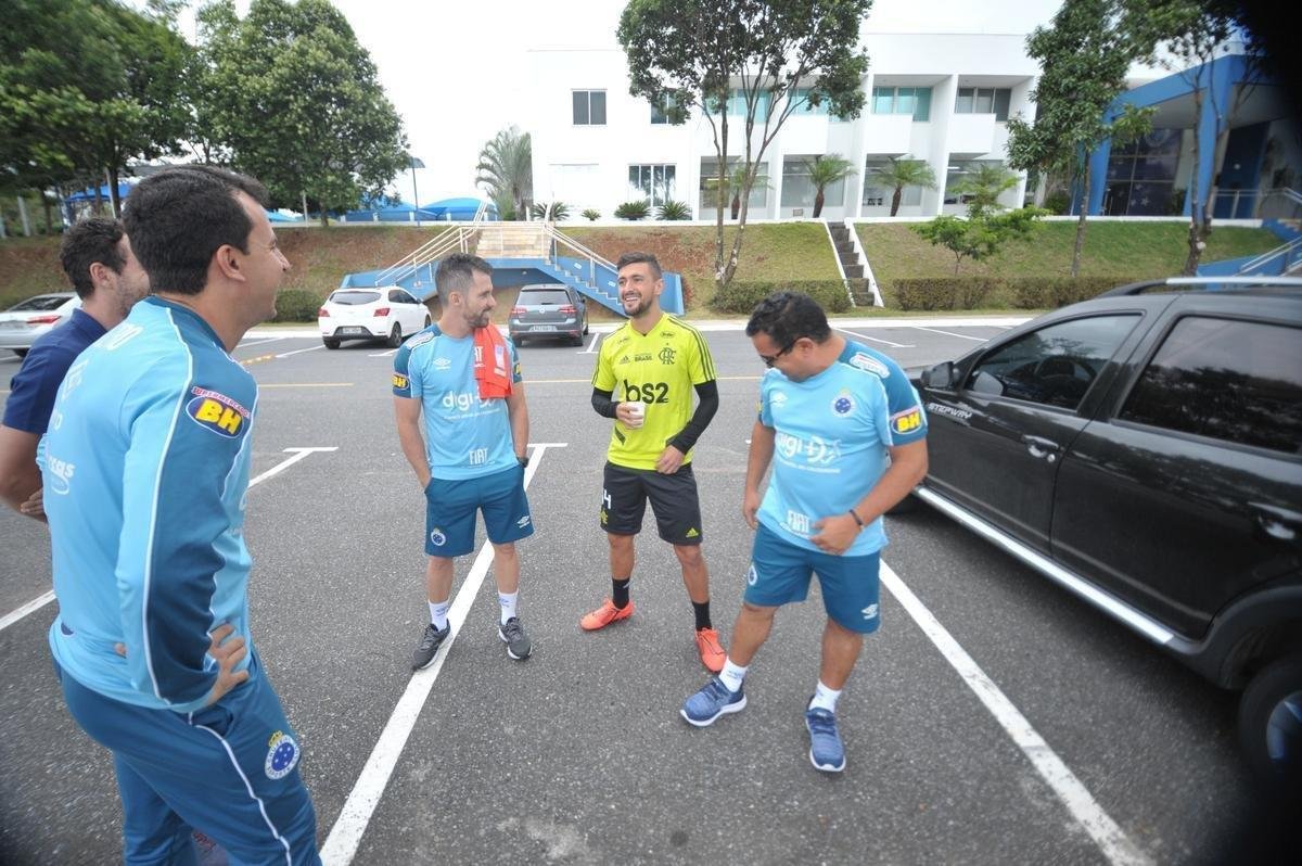 Para treino do Flamengo, Arrascaeta retornou  Toca da Raposa II pela primeira vez aps deixar o Cruzeiro