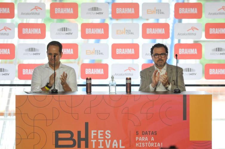 À esquerda, o CEO da Arena MRV, Bruno Muzzi