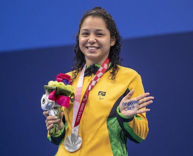 A nadadora Ceclia Arajo foi prata nos 100m livre S8