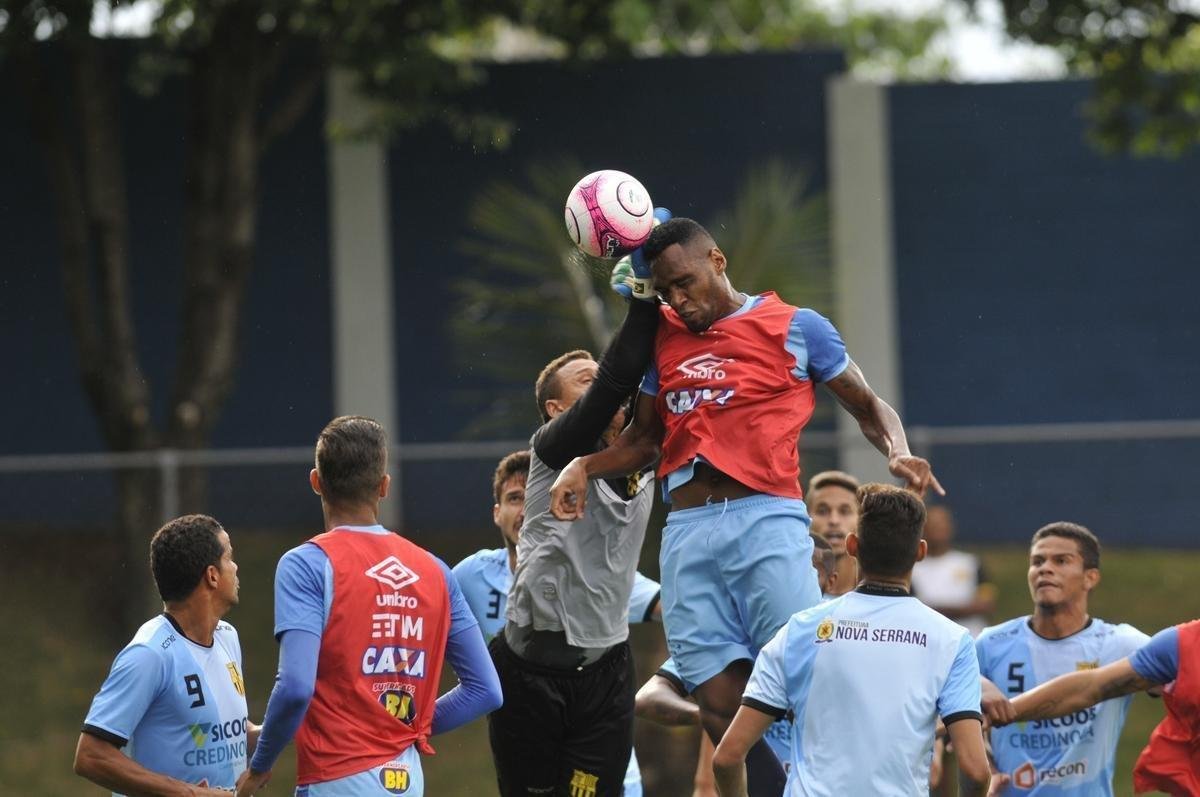 Com gols de Judivan e Rafael Sobis, Cruzeiro venceu Betinense por 2 a 0 em jogo-treino