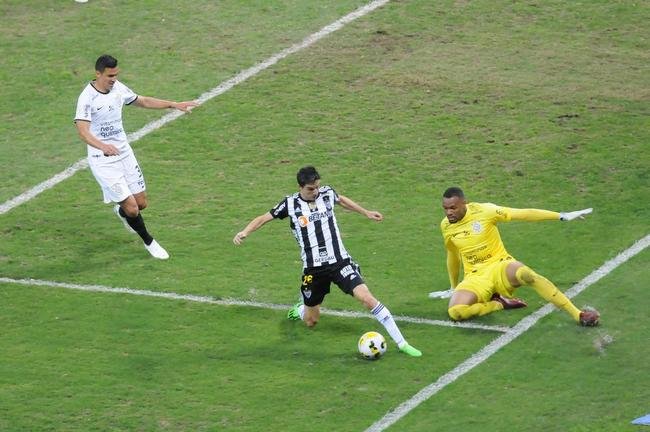 Atltico e Corinthians se enfrentaram no Mineiro, neste domingo (24), em jogo vlido pela 19 rodada da Srie A do Campeonato Brasileiro.