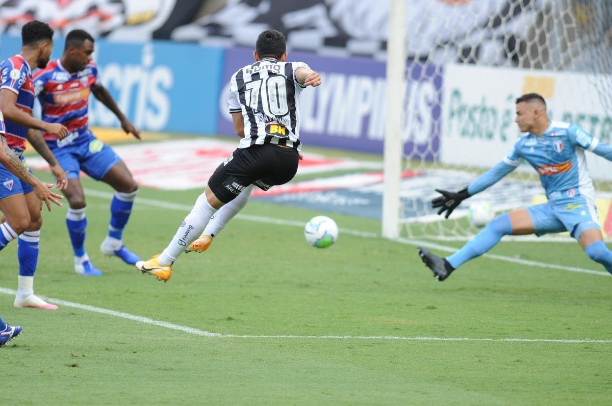 Fotos do duelo entre Atltico e Fortaleza, no Mineiro, em Belo Horizonte, pela 33 rodada do Campeonato Brasileiro