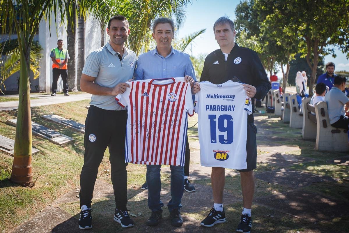Paraguaios trocaram camisas com cruzeirenses