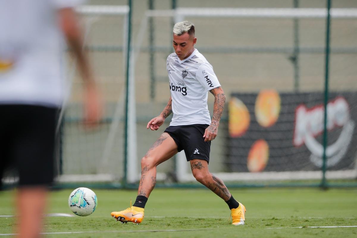 Aps polmica balada, Dylan e Marrony participam normalmente do treino na Cidade do Galo