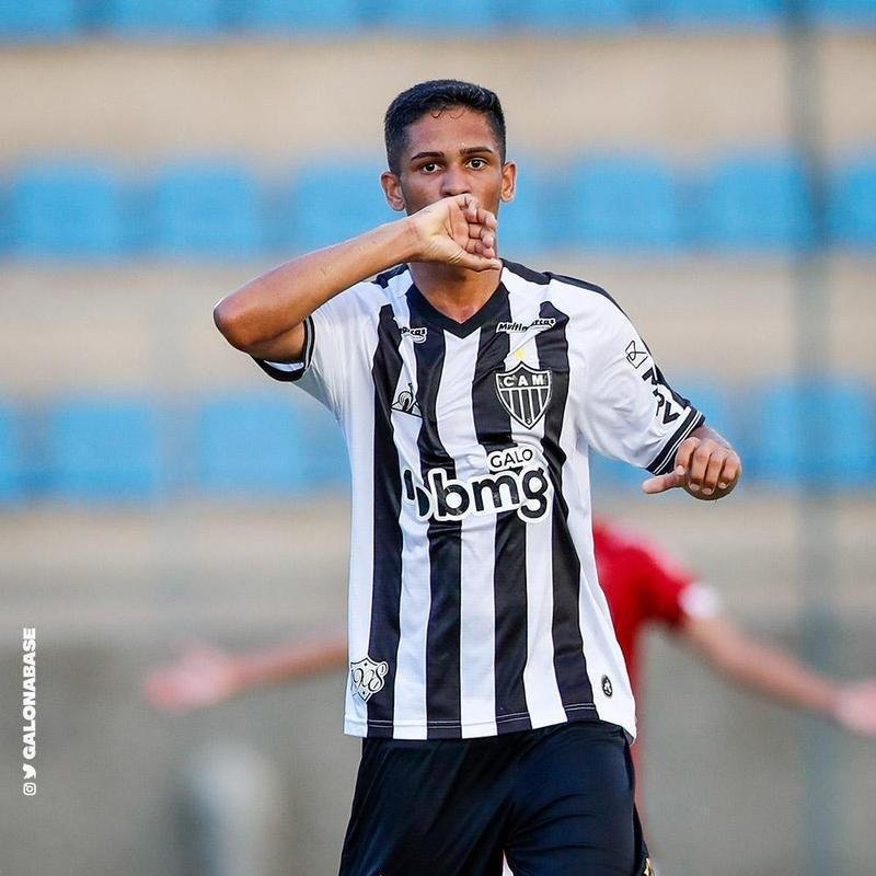 Emanuel Pereira (meio-campista)