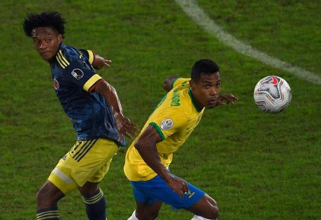 Brasil e Colmbia se enfrentaram no Estdio Nilton Santos, pelo Grupo B da Copa Amrica