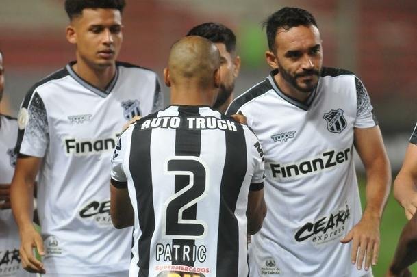 Fotos da vitria do Atltico sobre o Cear, por 2 a 1, no Independncia, com gols de Otero e Luan. Thiago Gallhardo descontou para os cearenses