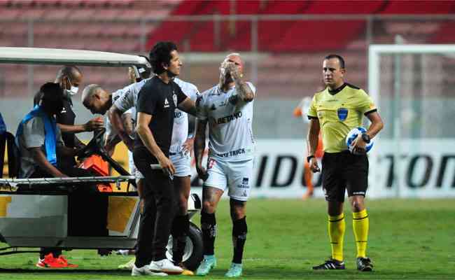 Vargas se machucou no clssico contra o Amrica pela Libertadores