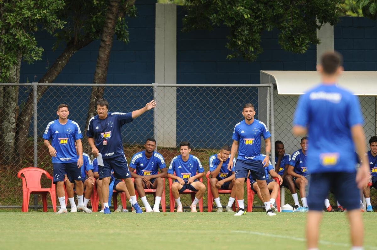 Com gol de Judivan e sob olhares dos membros do Ncleo Dirigente Transitrio, Raposa bateu o Bugre por 1 a 0