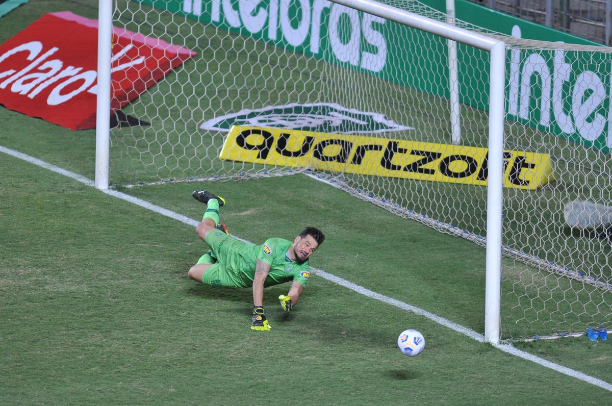 Amrica derrotou Ferrovirio por 3 a 2, nos pnaltis, aps 1 a 1 no tempo normal, e avanou  terceira fase da Copa do Brasil. Goleiro Matheus Cavichioli, com duas defesas nas penalidades, foi o grande heri do Coelho no Independncia, em Belo Horizonte.