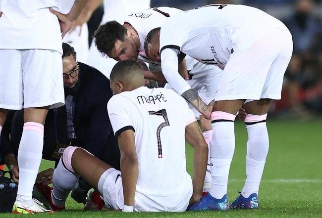 Fotos do empate por 1 a 1 entre Club Brugge e PSG, na Blgica, pela fase de grupos da Liga dos Campees. Time francs contou com Messi, Neymar e Mbapp.