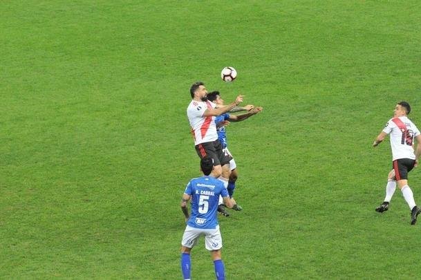 Fotos do primeiro tempo do duelo entre Cruzeiro e River Plate, no Mineiro, pelas oitavas de final da Copa Libertadores 2019