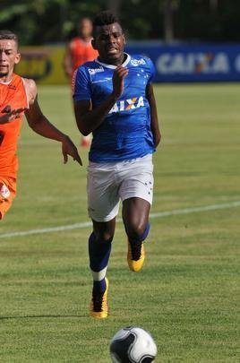 Marcos Vincius sentiu incmodo na coxa direita durante jogo-treino contra o Nutico-RR