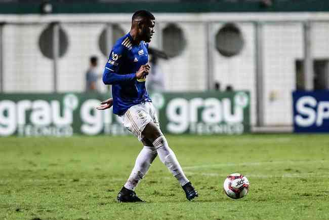 Lucas Ventura atuou em 16 jogos pelo Cruzeiro nesta temporada