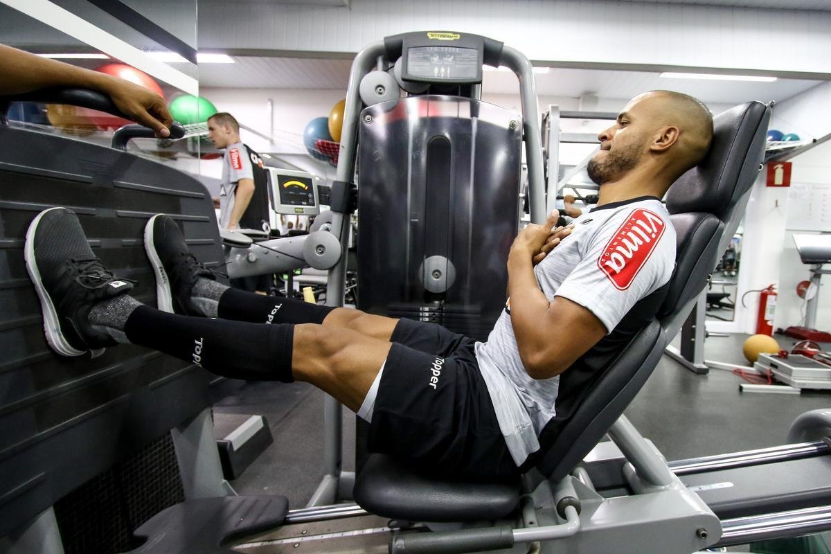 Veja fotos dos jogadores do Atltico no dia da reapresentao