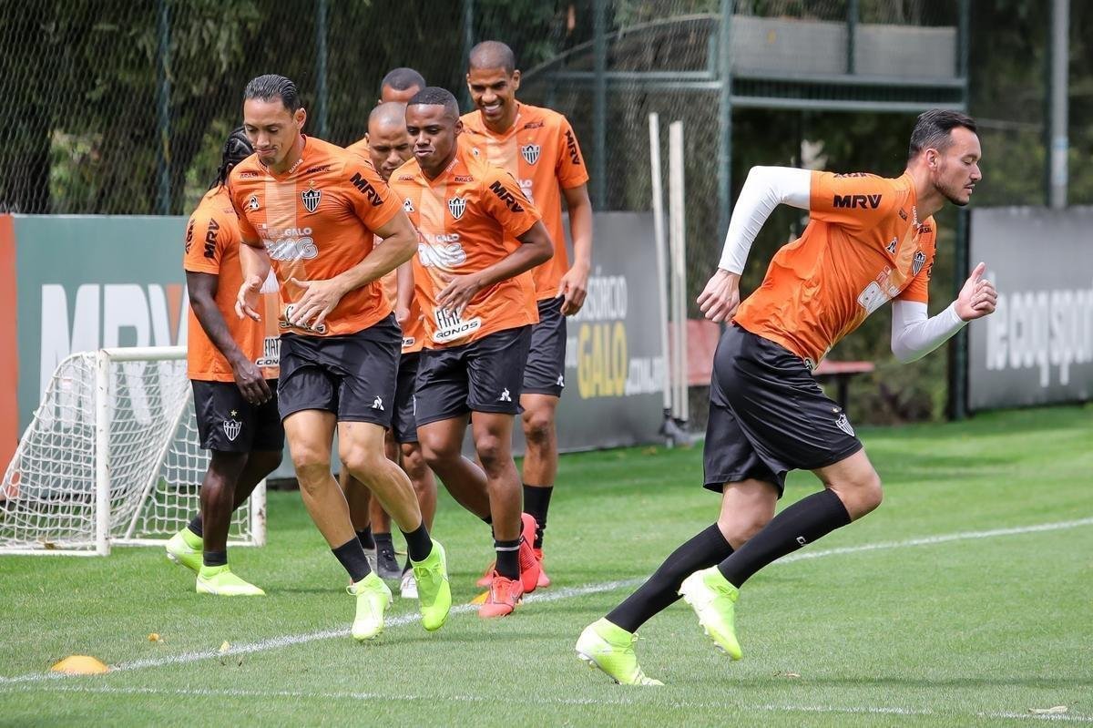 Fotos do treino do Atltico neste sbado, na Cidade do Galo. O tcnico Rodrigo Santana deve escalar o time com Wilson; Patric, Igor Rabello, Rver e Fbio Santos; Jair e Elias; Char, Vincius e Cazares; Ricardo Oliveira
