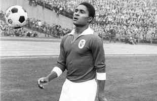 Eusbio (Portugal) - O 'Pantera Negra' brilhou na Copa de 1966, na Inglaterra, e foi artilheiro, com nove gols. Portugal terminou na terceira colocao no nico Mundial disputado pelo atacante 