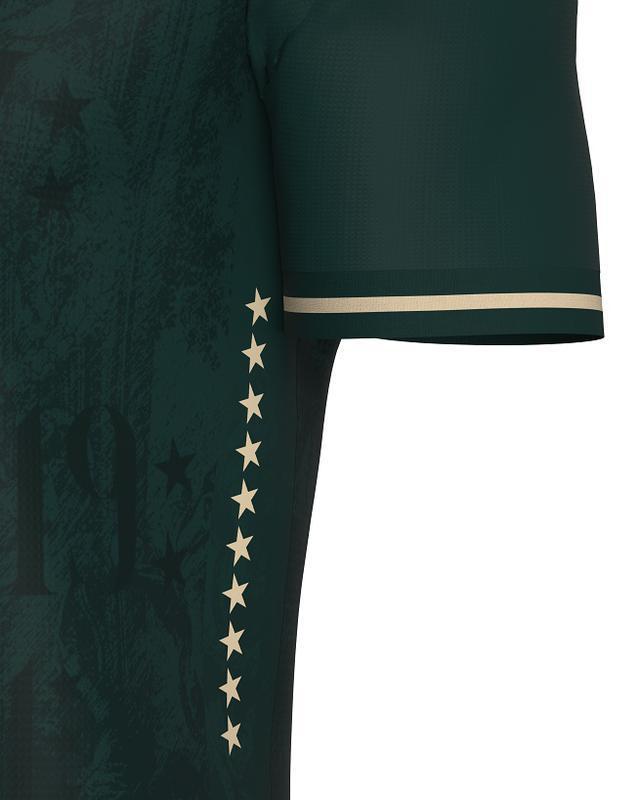 Fotos do terceiro uniforme do Amrica na temporada 2022. O modelo foi desenhado por caro de Almeida, por meio do concurso Camisa Cento e Deca, em homenagem aos 110 anos de histria do clube