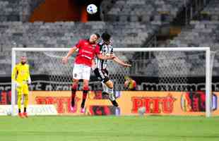 Atltico e Brasil de Pelotas-RS se enfrentaram nesta quarta-feira (12/4), no Mineiro, pela ida da terceira fase da Copa do Brasil