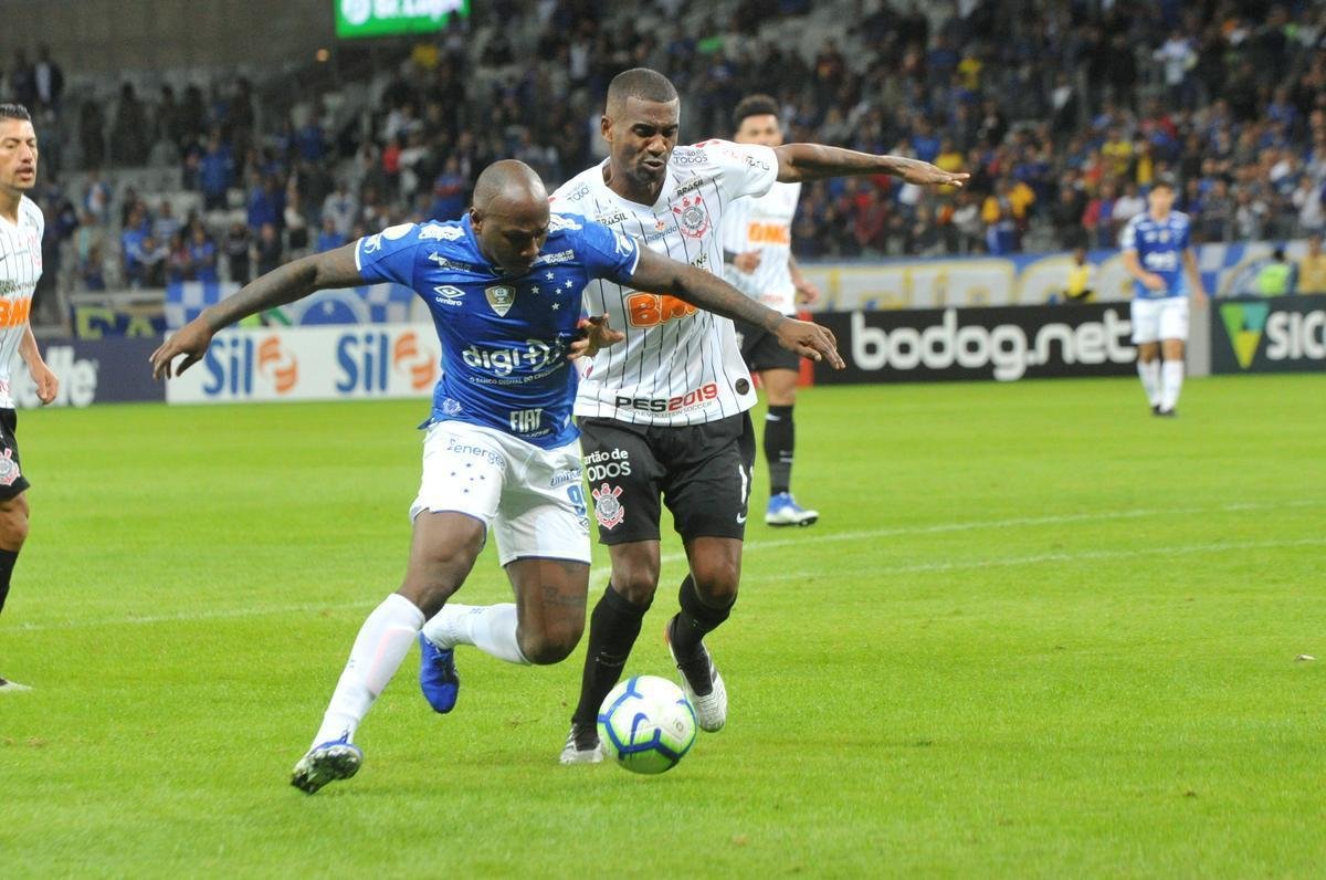 Fotos de Cruzeiro x Corinthians, no Mineiro, pela oitava rodada do Campeonato Brasileiro