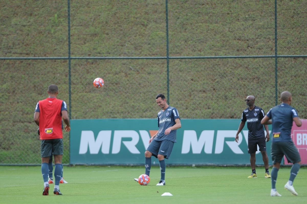 Veja imagens do primeiro dia de trabalho do Atltico no ano