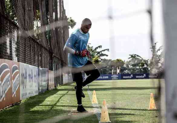 Imagens do treinamento do Zamora na Toca da Raposa 2